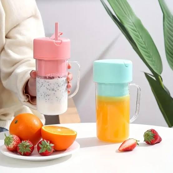 Rechargeable & Portable Blender Cup | Mini Personal Juicer for Smoothies & Fresh Juice
