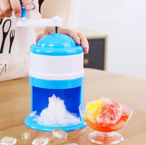 "Manual Ice Crusher – Durable, Portable, and Perfect for Home or Party Use"